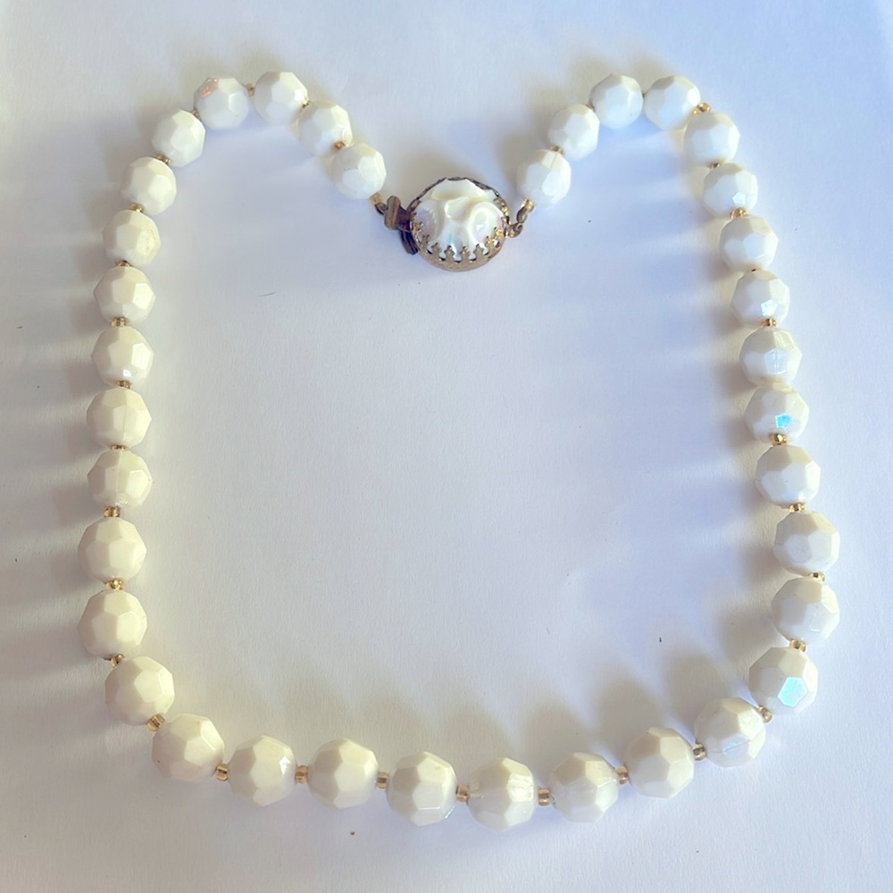 White Multifaceted Single Strand Faux Crystal Beaded Necklace c. 1958 Austria